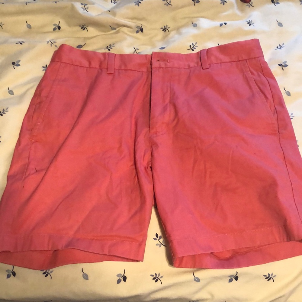 Vineyard vine shorts